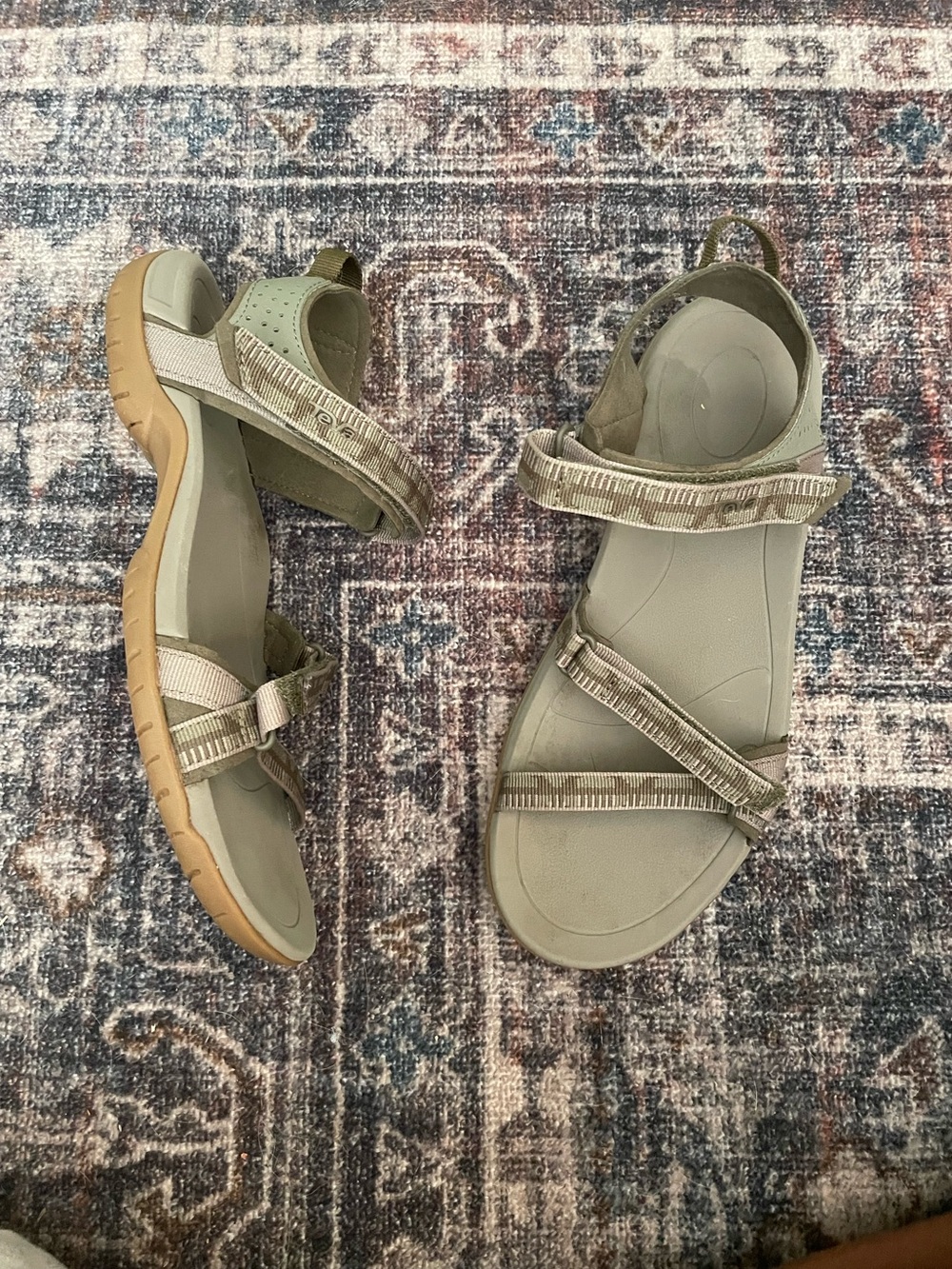 Verra sport sandals
